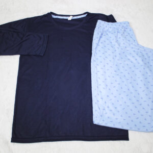 pijama unicolor azul y pantalón estampado