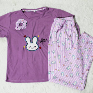 pijama lila con estampados conejo