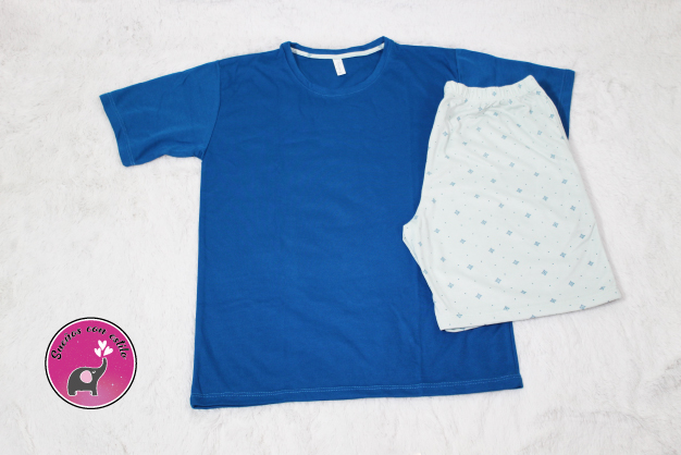 pijama azul y estampada pantaloneta